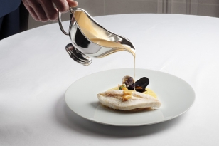 Servir la sauce en saucière
