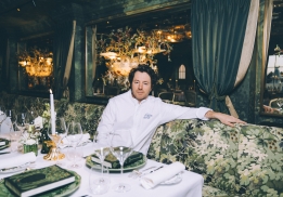 Jean Imbert dans au restaurant "La forêt secrète par Jean Imbert"