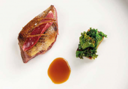 PIGEON D’URFÉ POMME DE TERRE, CAFÉ, CHOU KALE