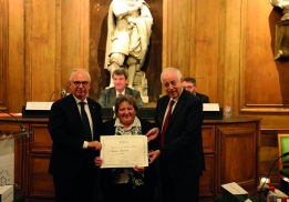 UNE CANTINIÈRE DE L’ALLIER REÇOIT LE PRIX FRANÇOIS RABELAIS