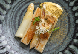 ASPERGE BLANCHE, MÉLISSE ET SAUCE MALTAISE