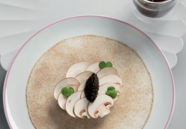 THÉ BRETON INFUSÉ AUX CHAMPIGNONS D’ICI ET CAVIAR ROYAL