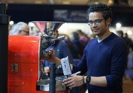 Veda Viraswami, vainqueur du championnat de France de Roasting.