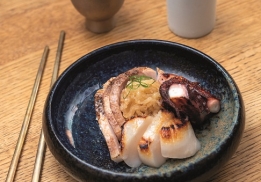 MULHOE (물회), AUX FRUITS DE MER, SAUCE ÉPICÉE CORÉENNE