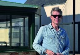 Le chef Christophe Pelé prend le large