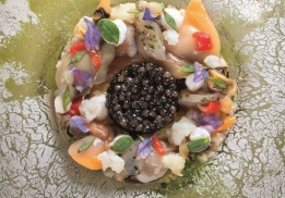 Coquillages de mon pays en différentes textures, gelée d’un consommé d’échalotes acidulé 
