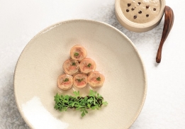 FILET DE ROUGET-BARBET CUIT AU SEL RADIS SENMAIZUKE, CRÈME DE LENTILLES ET GELÉE D’ESCABÈCHE