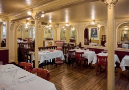 ALAIN DUCASSE CÈDE SON BISTROT « AUX LYONNAIS »