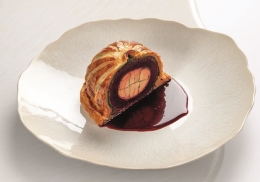 BETTERAVE EN CROÛTE FEUILLETÉE AU FOIE GRAS 