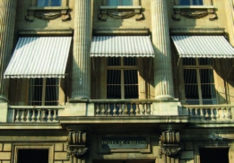 L’HÔTEL DE CRILLON FERME L’ÉCRIN, SA TABLE ÉTOILÉE 