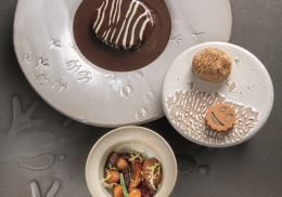 ROYALE EST LA PINTADE, Céleri, coing, mûre et cognac