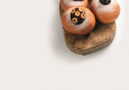 BEIGNET, CONFIT MYRTILLE ET PÂTE À TARTINER CHOCOLAT-PRALINÉ