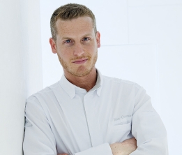 Yann Couvreur, chef pâtissier à Paris