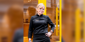 CHRISTELLE BRUA OUVRE MADAME CACAO 