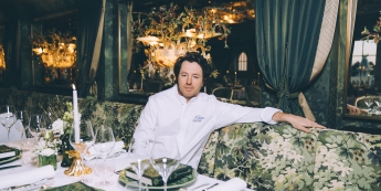 Jean Imbert dans au restaurant "La forêt secrète par Jean Imbert"