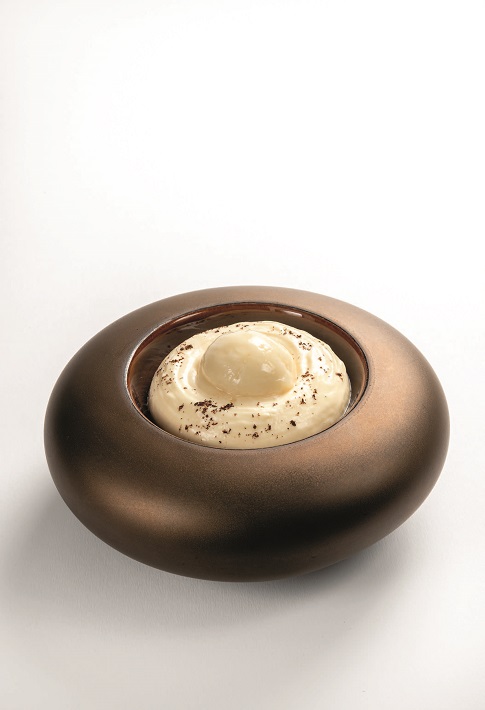 POIRE, SIPHON AMANDE, SORBET POIRE ET NOIX DE PÉCAN PRALINÉES