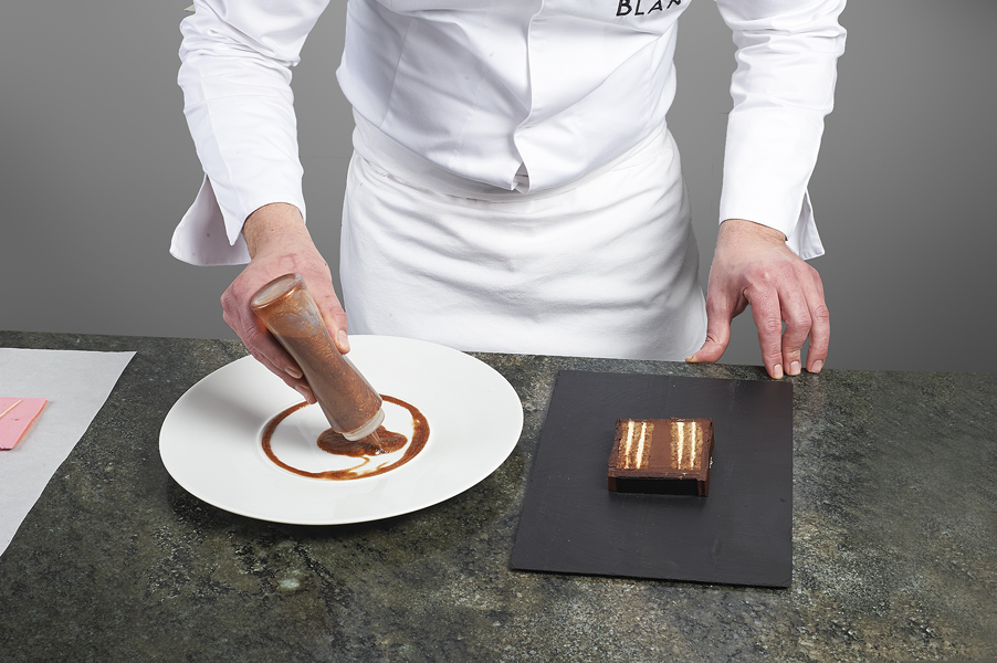 « T » Cake