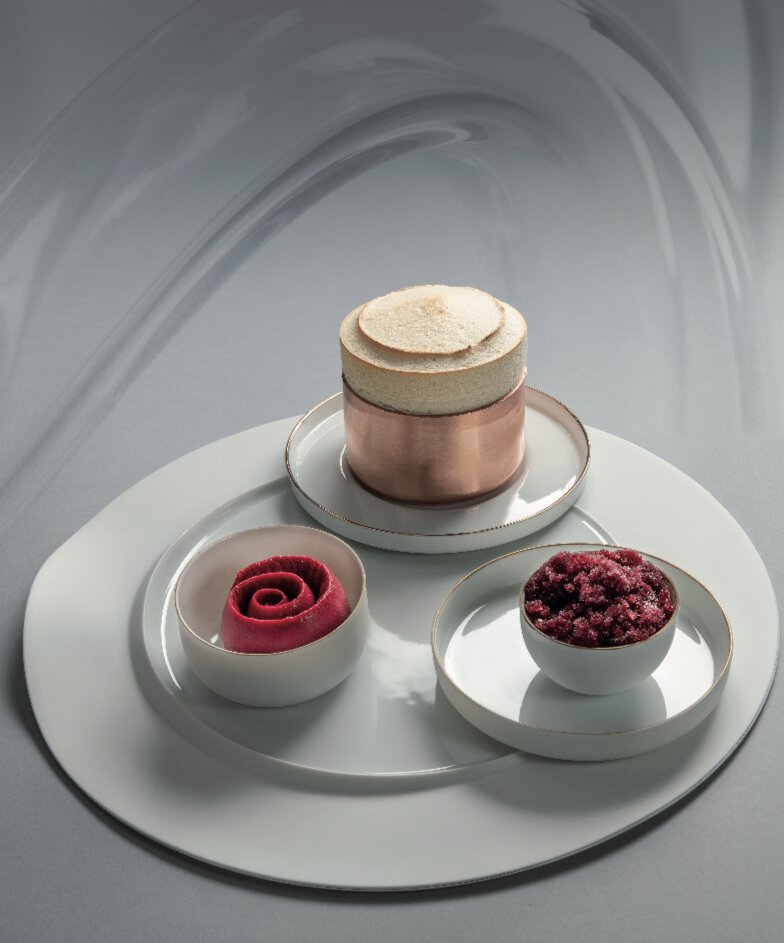 Soufflé chaud aux amandes, granité et sorbet cassis