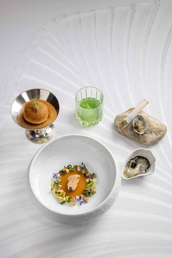 Le jardin marin, gelée de coquillages, beignet d’anémone