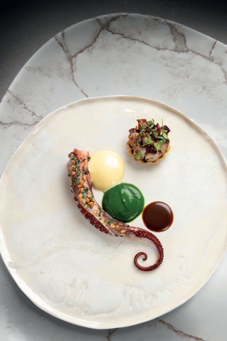 Poulpe de roche rôti au papada de bellota, mousseline de cresson et sabayon au vinaigre d’estragon
